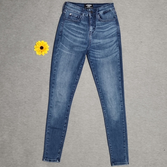 Skinny Jeans are BACK In-Fashion❗️ 2025 Trend Predictions are IN❗️Shop NOW❗️ - Picture 2 of 9